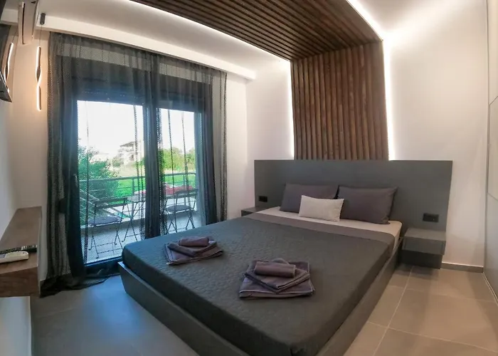 Berries Luxury Νέα Μουδανιά