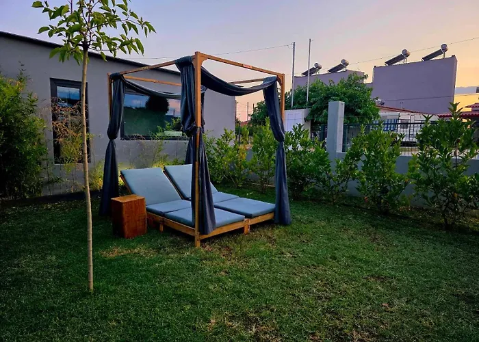 Berries Luxury * Νέα Μουδανιά